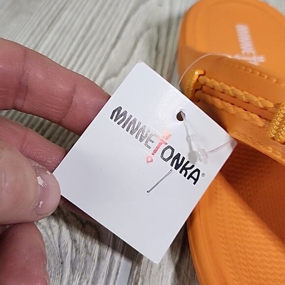 Minnetonka Tangerine Silverthorne Prism Flip Flop Sandals Womens Size 5 NEW - Picture 10 of 12